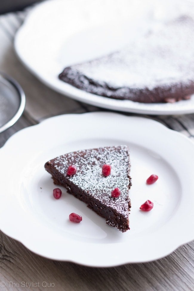 Flourless Chocolate Cake / The Stylist Quo