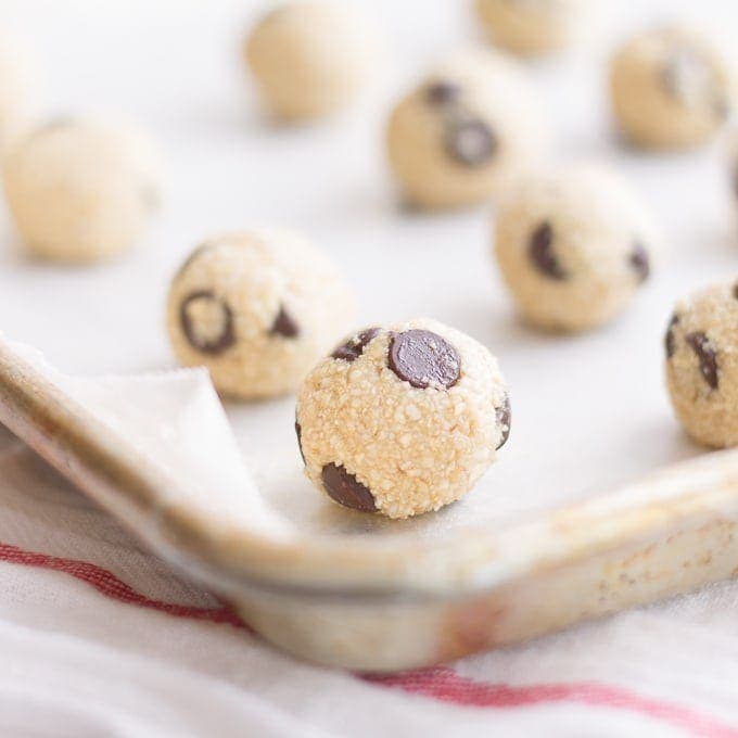 Raw Chocolate Chip Cookie Dough Balls