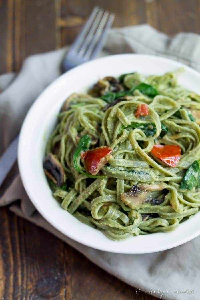 Avocado alfredo pasta - 20 minutes, rich, creamy, and good for you!