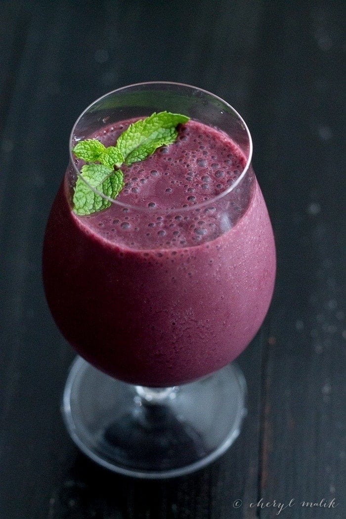 Berry Mojito Smoothie. Cool mint and sweet summer berries mingle together for the perfect summer smoothie!