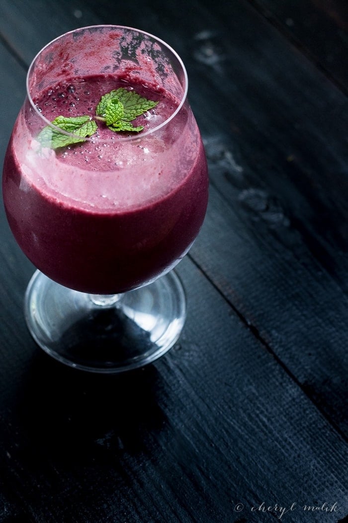 Berry Mojito Smoothie. Cool mint and sweet summer berries mingle together for the perfect summer smoothie!