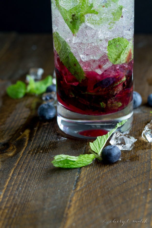 Blueberry mojitos - simple and delicious. Perfect summer cocktail.