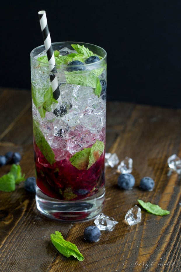 Blueberry mojitos - simple and delicious. Perfect summer cocktail.