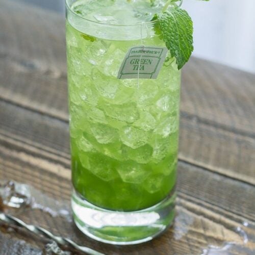 Matcha Mojito. Full of antioxidants and.. rum. Yum!