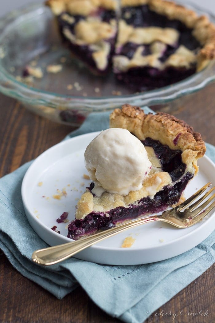 Blueberry Pie [Vegan] - make use of in season blueberries with a classic blueberry pie. Simple, sweet, a bit rustic, and totally vegan!