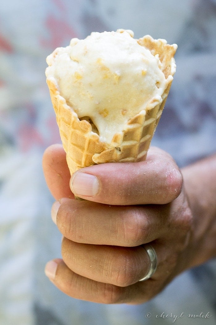 Vegan Peach Ice Cream. 7 ingredients, no refined sugars, no gluten. Just tons of peaches and coconut milk and summery goodness!