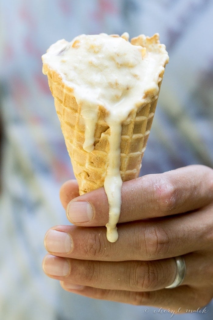 Vegan Peach Ice Cream. 7 ingredients, no refined sugars, no gluten. Just tons of peaches and coconut milk and summery goodness!