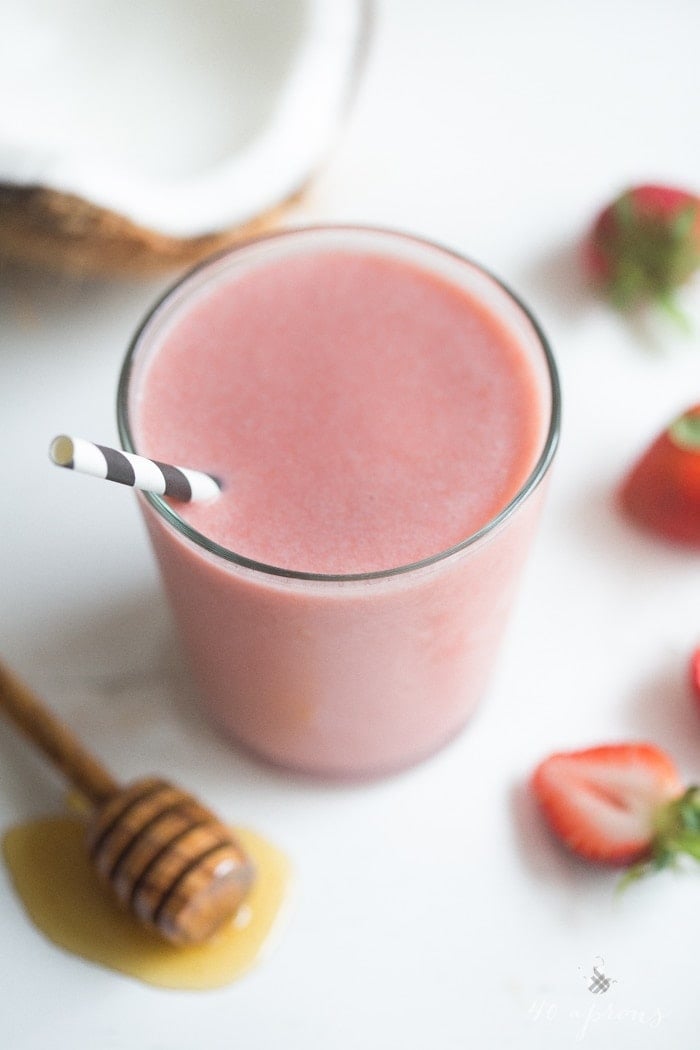 Strawberries and cream smoothie: 3 simple ingredients blend together for a perfectly rich, indulgent smoothie. 40 Aprons
