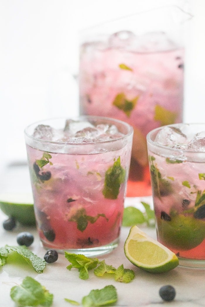 Blueberry Mojitos for a Crowd - perfectly light, minty, fruity and easy // 40 Aprons