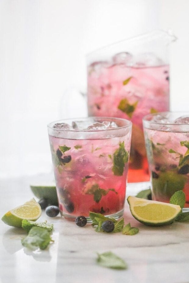 Blueberry Mojitos for a Crowd - perfectly light, minty, fruity and easy // 40 Aprons