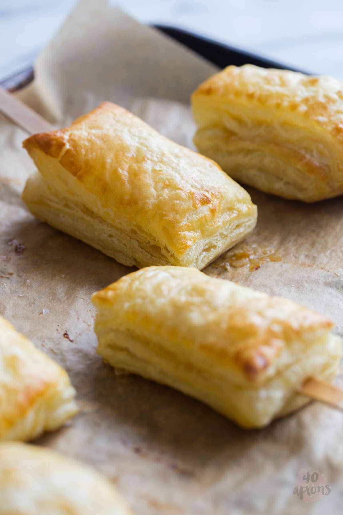 Baked Brie Bites with Apricot Jam - 40 Aprons