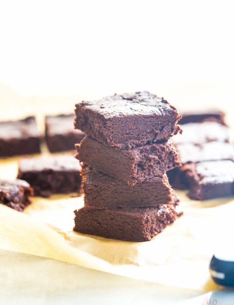 Healthy fudgy brownies - rich, fudgy, dense, and chewy, but with no refined sugar or flour! Everything is awesome! // 40 Aprons