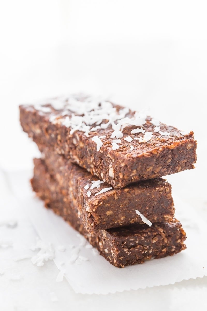 These paleo Almond Joy Lara bars are the perfect combination of coconut and chocolate and are super healthy. A filling and quick paleo snack, they're also Whole30-compliant. Very similar to chocolate coconut chew Lara bars. 