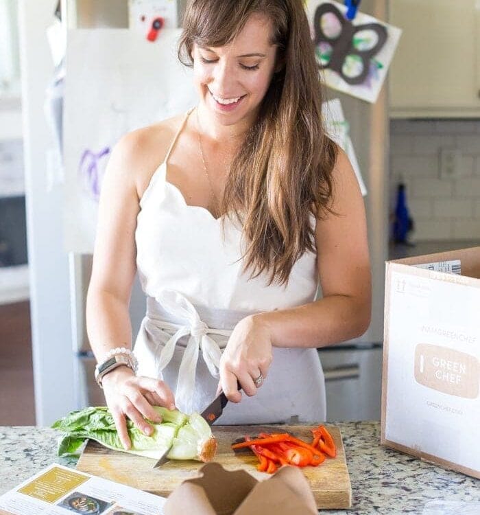 Looking for a Green Chef review? I tried these keto meal kits for a week, and here's what happened. Read this keto meal kits Green Chef review before you buy! Spoiler alert: Green Chef keto meal kits are a fantastic option for busy people who love delicious, nutrient-dense food. This is my Green Chef review!