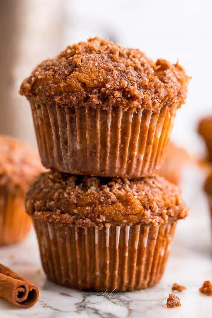 Healthy Pumpkin Muffins with Crumb Topping - 40 Aprons
