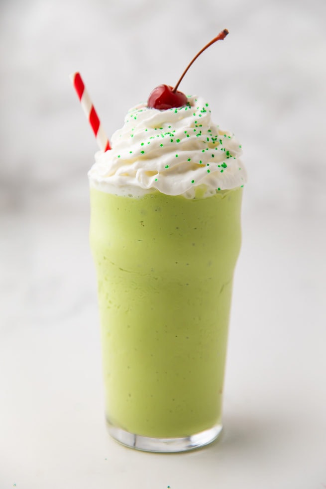 DairyFree Mint Shake (Vegan Shamrock Shake Recipe) 40 Aprons