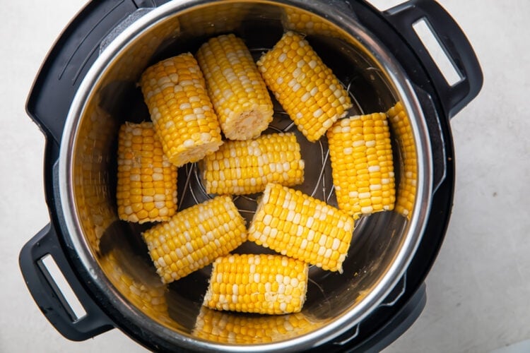 Corn cobs in the Instant Pot.