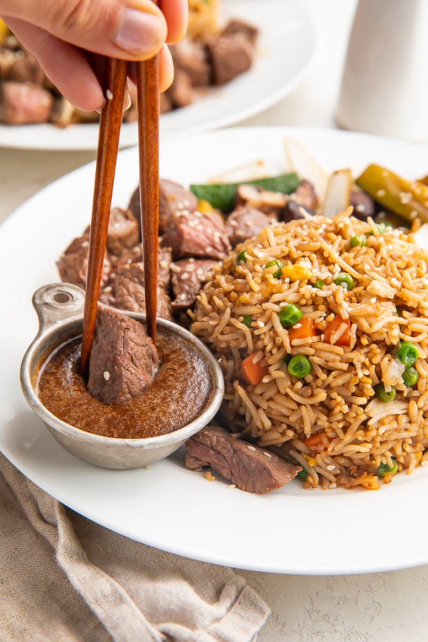 hibachi-steak-with-fried-rice-and-vegetables-40-aprons