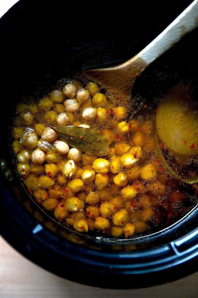 Vegetarian slow cooker chickpeas