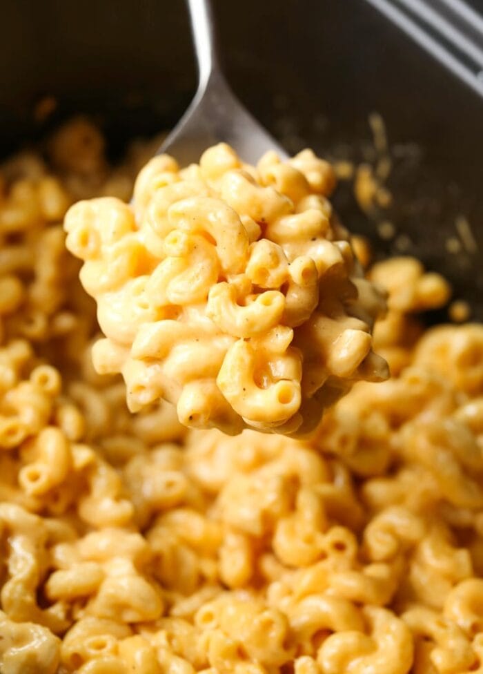 Vegetarian slow cooker mac and cheese