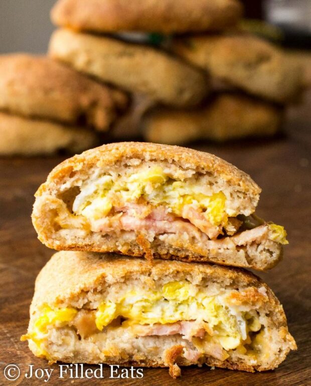 Keto breakfast pockets with ham and egg
