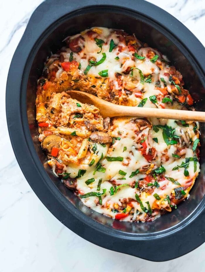 Vegetarian slow cooker pasta in a crockpot
