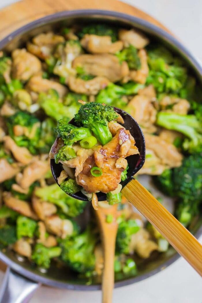 Paleo chicken and broccoli stir fry