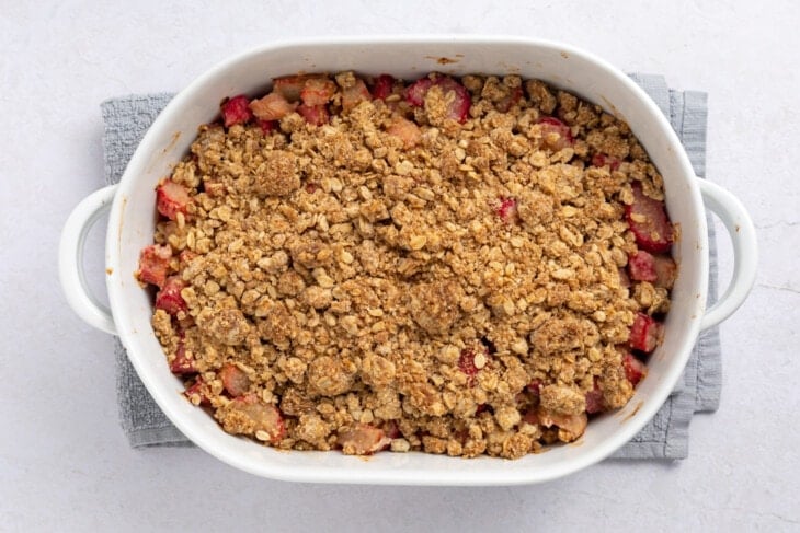 Rhubarb Crumble - 40 Aprons