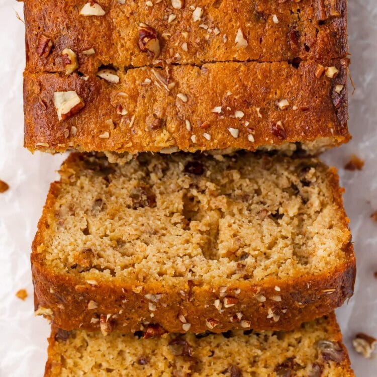 Overhead photo of a bread loaf, sliced