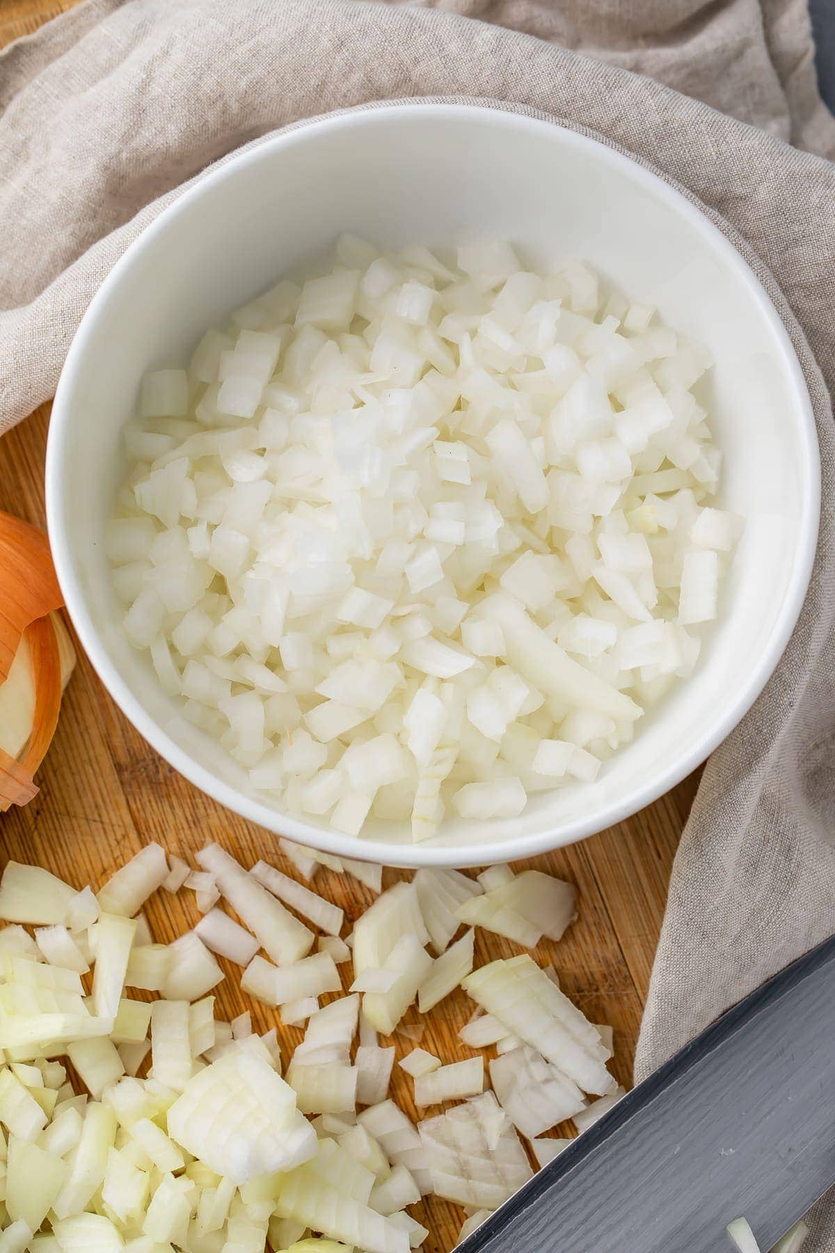 How to Cut and Slice an Onion Effortlessly