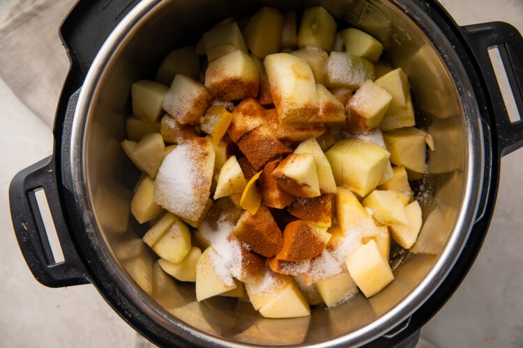 Ingredients for Instant Pot applesauce in Instant Pot