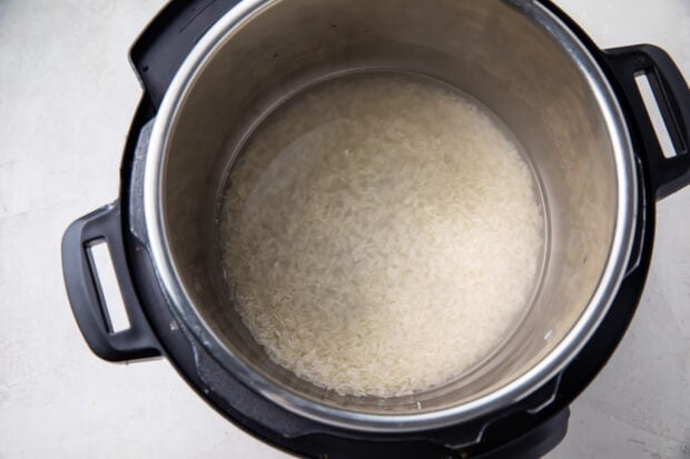 Water and basmati rice in Instant Pot