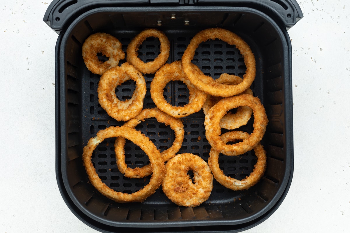 Air Fryer Frozen Onion Rings with Bloomin Onion Sauce - 40 Aprons