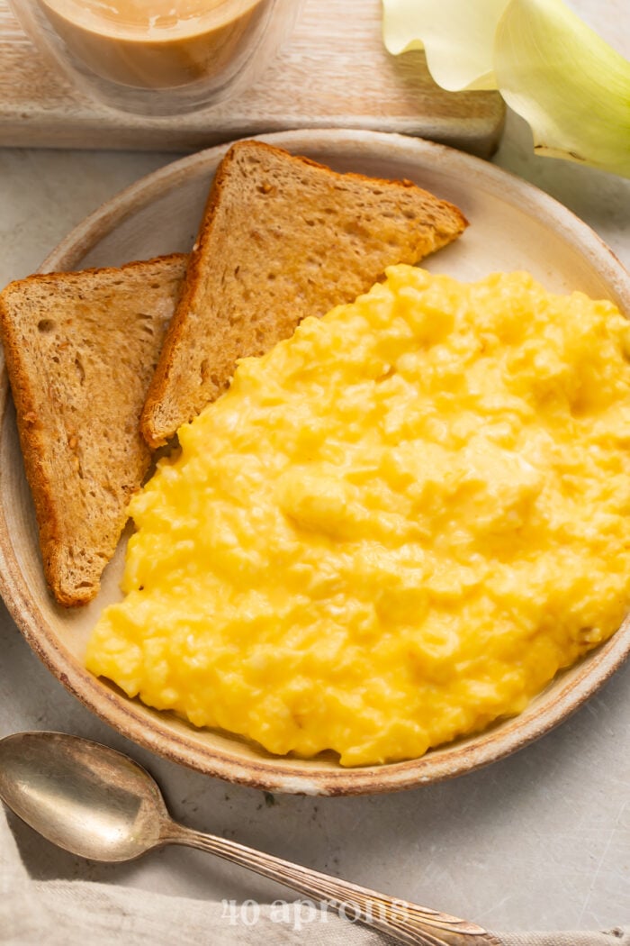 Soft and Creamy Scrambled Eggs