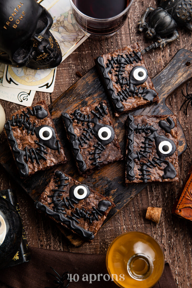 Hocus Pocus Spellbook Brownies - 40 Aprons