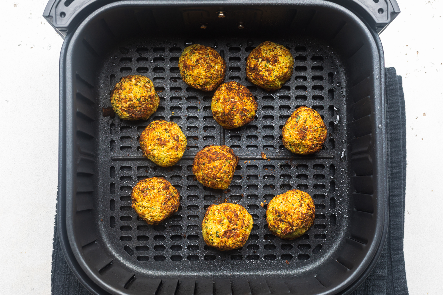 Easy, Crispy Air Fryer Falafel - 40 Aprons