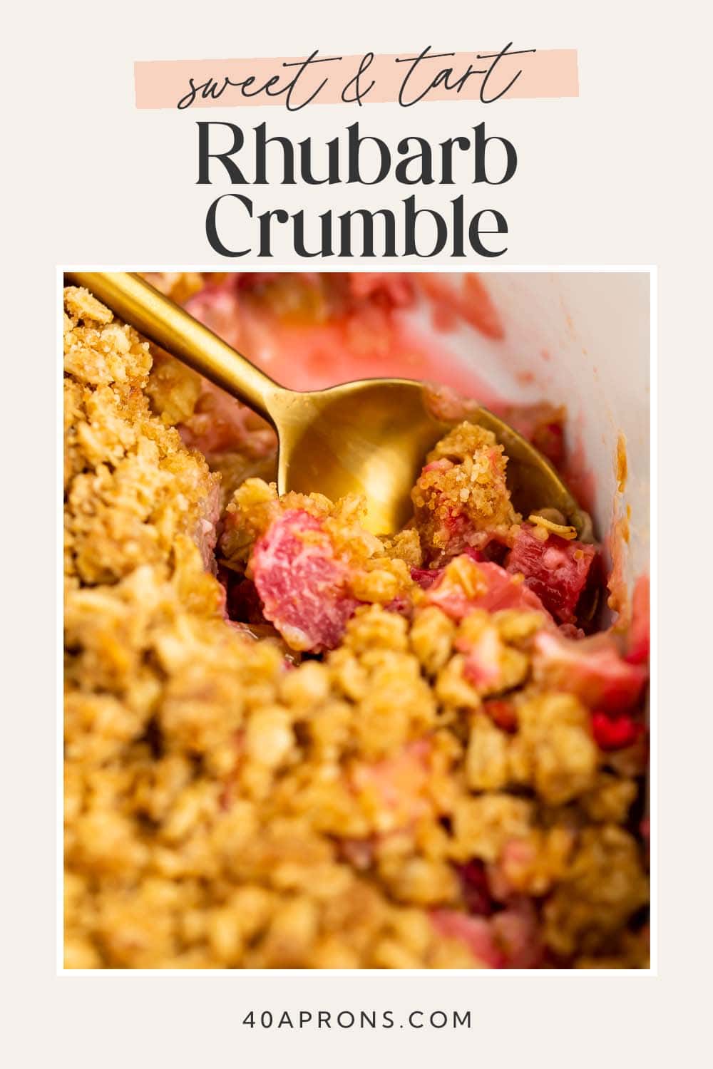 Pin graphic for rhubarb crumble.